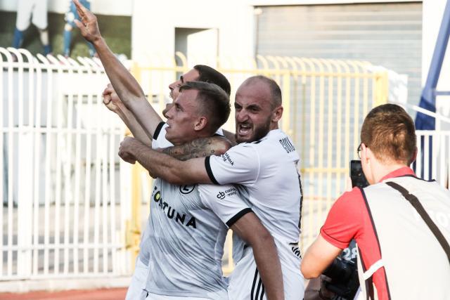 利物浦获英超半程冠军 夺冠赔率1.2一骑绝尘